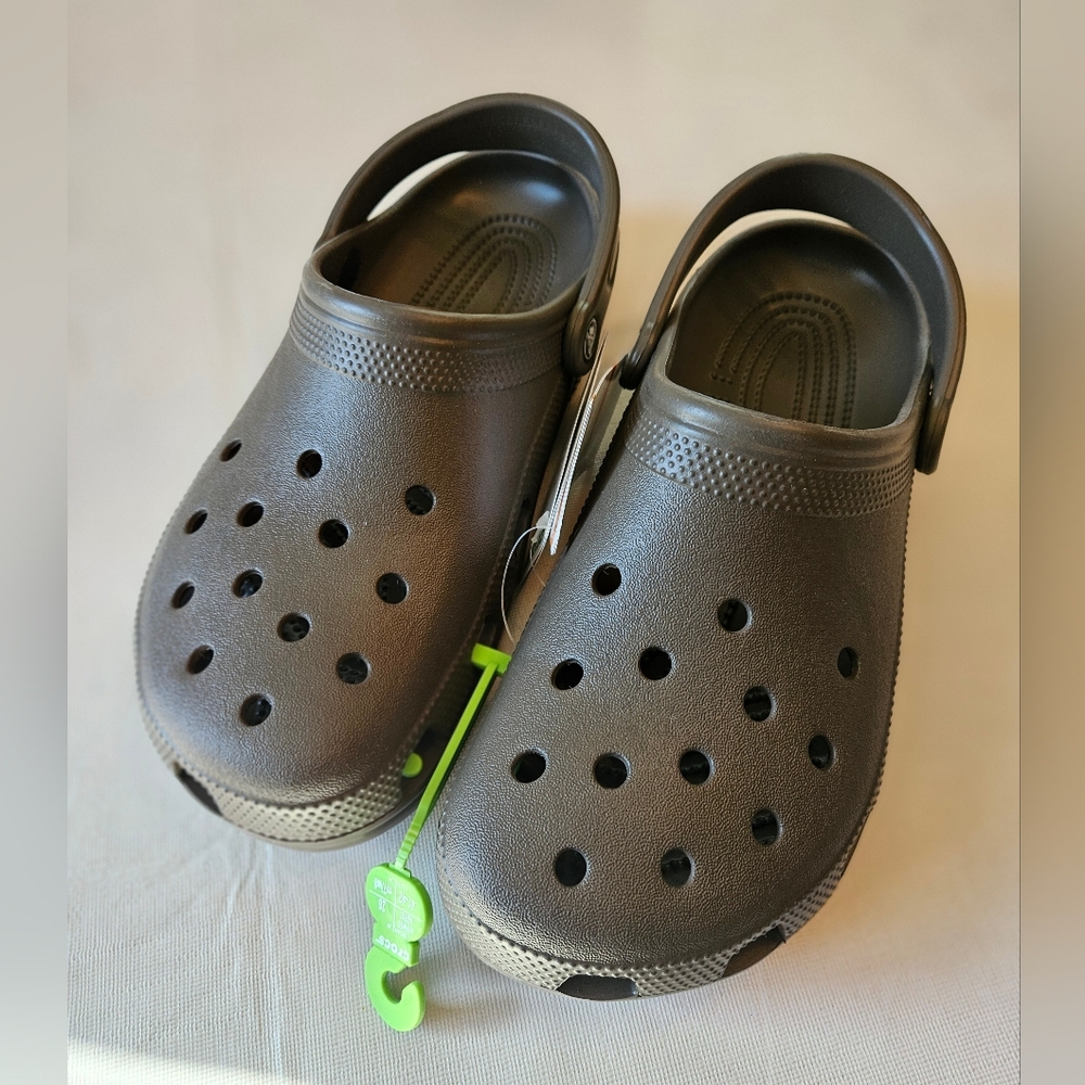CROCS Women's 10 / Men's 8 Chocolate (Brown) Classic Crocs